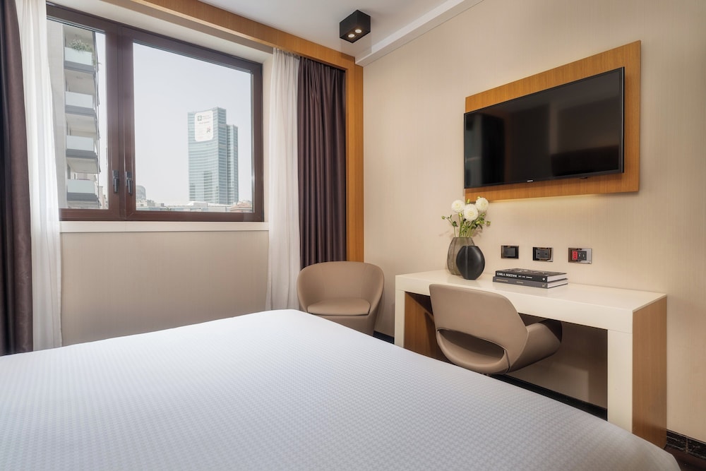 Crowne Plaza Milan City by IHG — Hotel rooms in Milan, Lombardy