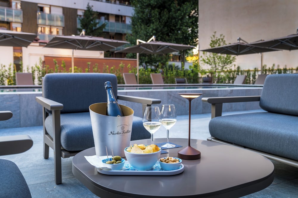 Crowne Plaza Milan City by IHG — Restaurant & bars in Milan, Lombardy