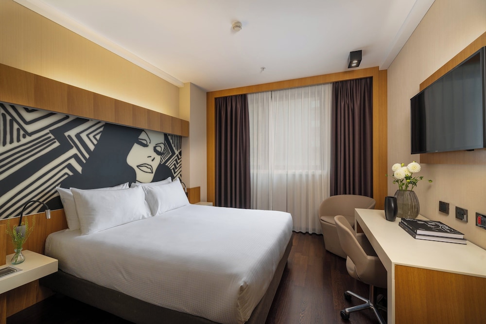 Crowne Plaza Milan City by IHG — Hotel rooms in Milan, Lombardy