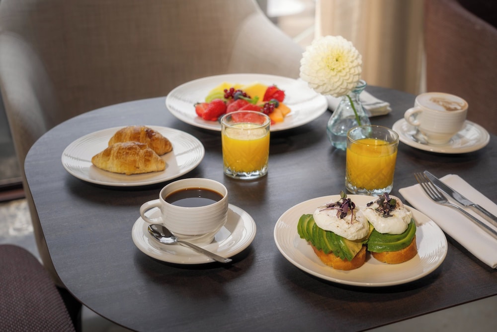 Crowne Plaza Milan City by IHG — Restaurant & bars in Milan, Lombardy