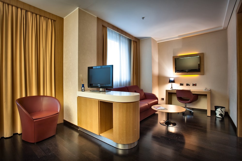 Crowne Plaza Milan City by IHG — Hotel rooms in Milan, Lombardy