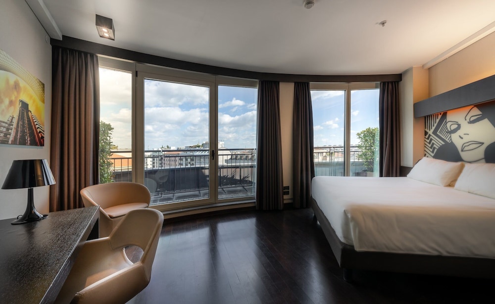 Crowne Plaza Milan City by IHG — Hotel rooms in Milan, Lombardy