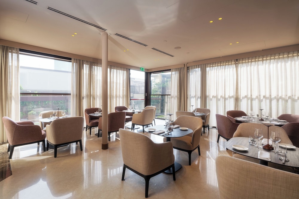 Crowne Plaza Milan City by IHG — Restaurant & bars in Milan, Lombardy