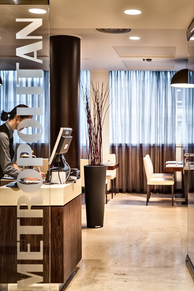 Crowne Plaza Milan City by IHG — Restaurant & bars in Milan, Lombardy