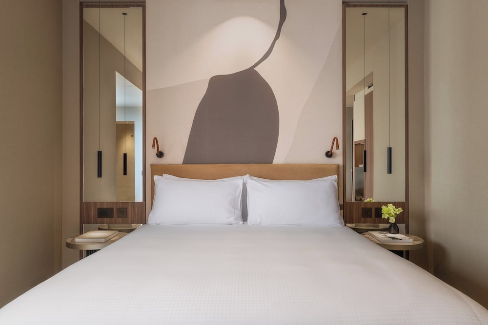 Crowne Plaza Milan City by IHG — Hotel rooms in Milan, Lombardy