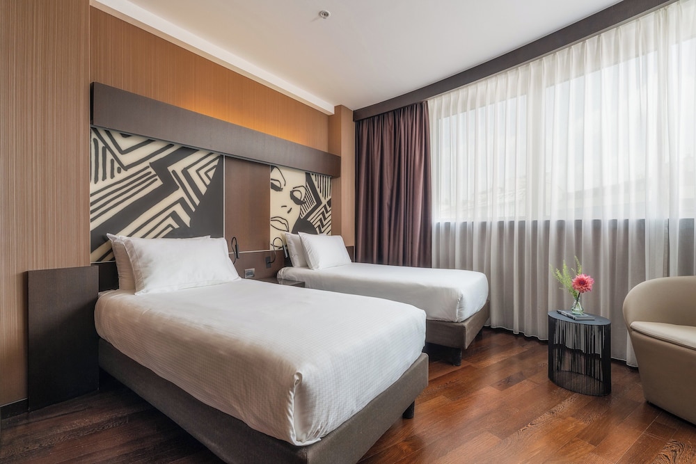Crowne Plaza Milan City by IHG — Hotel rooms in Milan, Lombardy