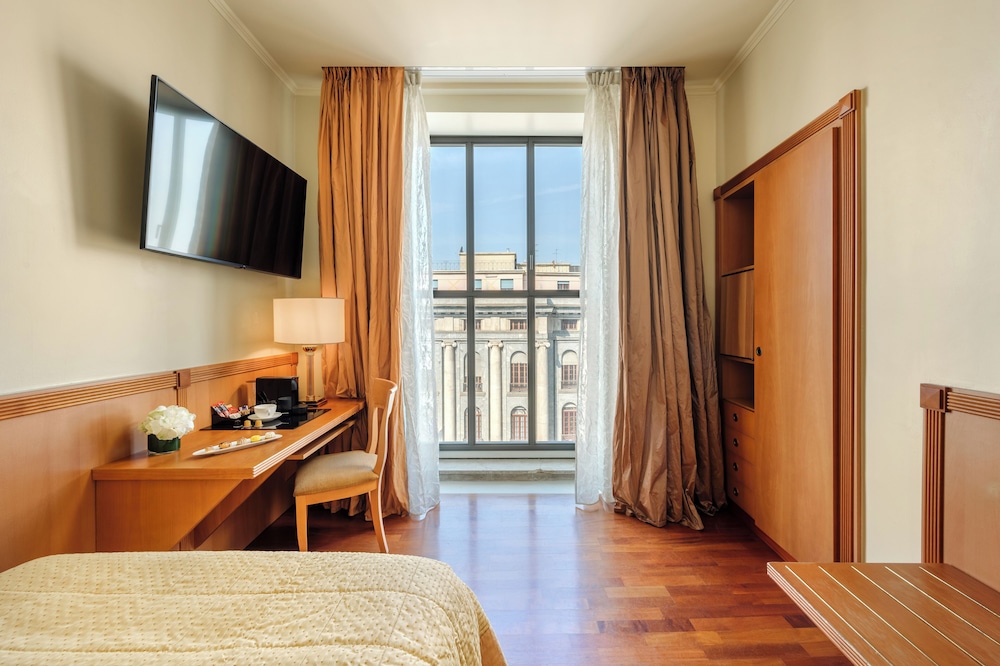 Hotel Dei Cavalieri Milano Duomo — Hotel rooms in Milan, Lombardy