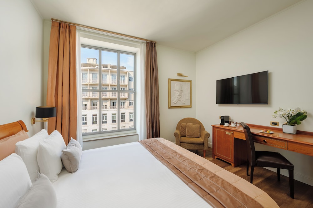 Hotel Dei Cavalieri Milano Duomo — Hotel rooms in Milan, Lombardy
