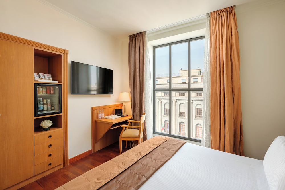 Hotel Dei Cavalieri Milano Duomo — Hotel rooms in Milan, Lombardy