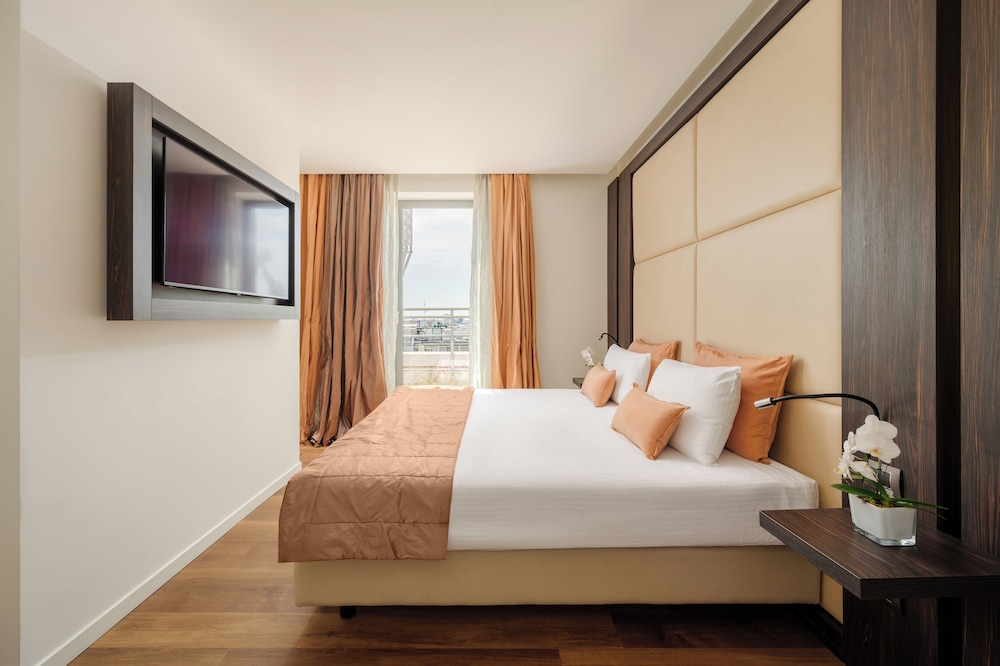 Hotel Dei Cavalieri Milano Duomo — Hotel rooms in Milan, Lombardy