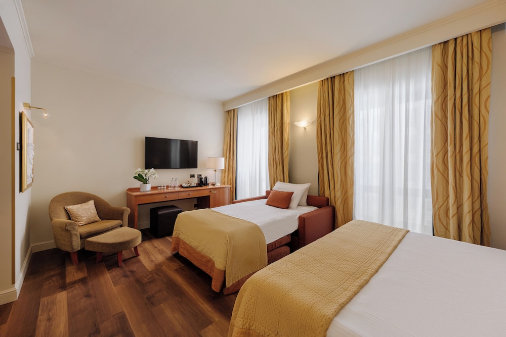 Hotel Dei Cavalieri Milano Duomo — Hotel rooms in Milan, Lombardy