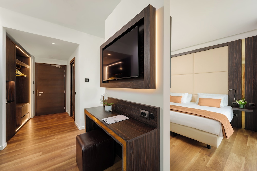 Hotel Dei Cavalieri Milano Duomo — Hotel rooms in Milan, Lombardy