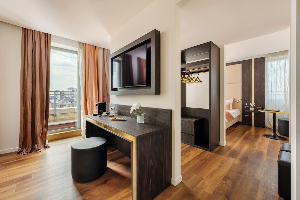 Hotel Dei Cavalieri Milano Duomo — Hotel rooms in Milan, Lombardy