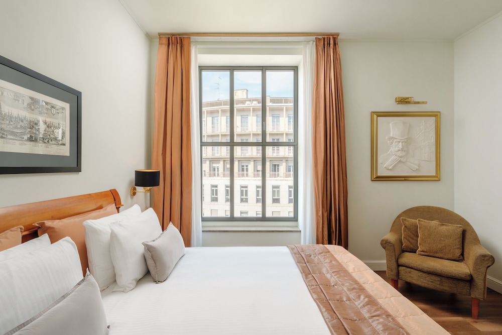 Hotel Dei Cavalieri Milano Duomo — Hotel rooms in Milan, Lombardy