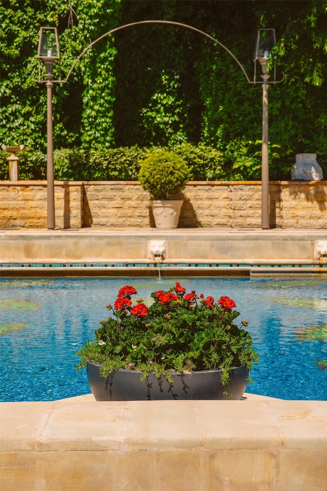 Grand Hyatt Istanbul — Swimming pool in Istanbul, Istanbul