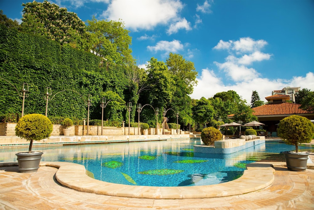 Grand Hyatt Istanbul — Swimming pool in Istanbul, Istanbul