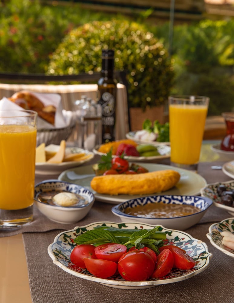 Grand Hyatt Istanbul — Restaurant & bars in Istanbul, Istanbul