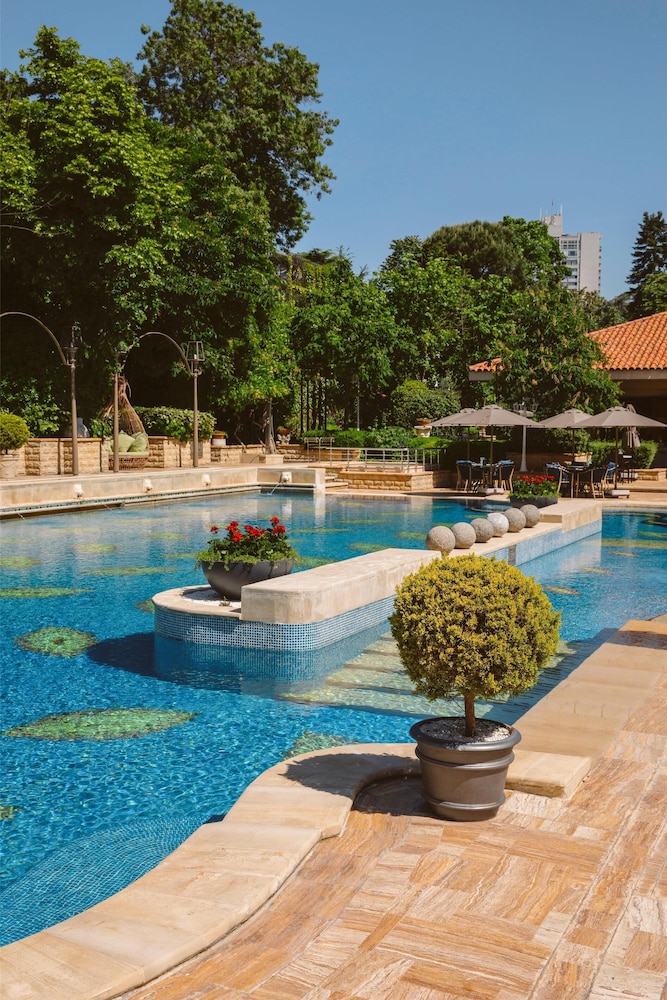 Grand Hyatt Istanbul — Swimming pool in Istanbul, Istanbul