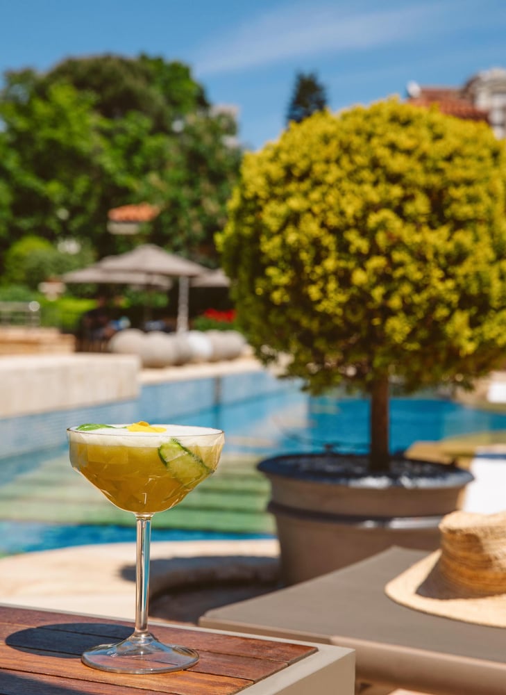 Grand Hyatt Istanbul — Swimming pool in Istanbul, Istanbul