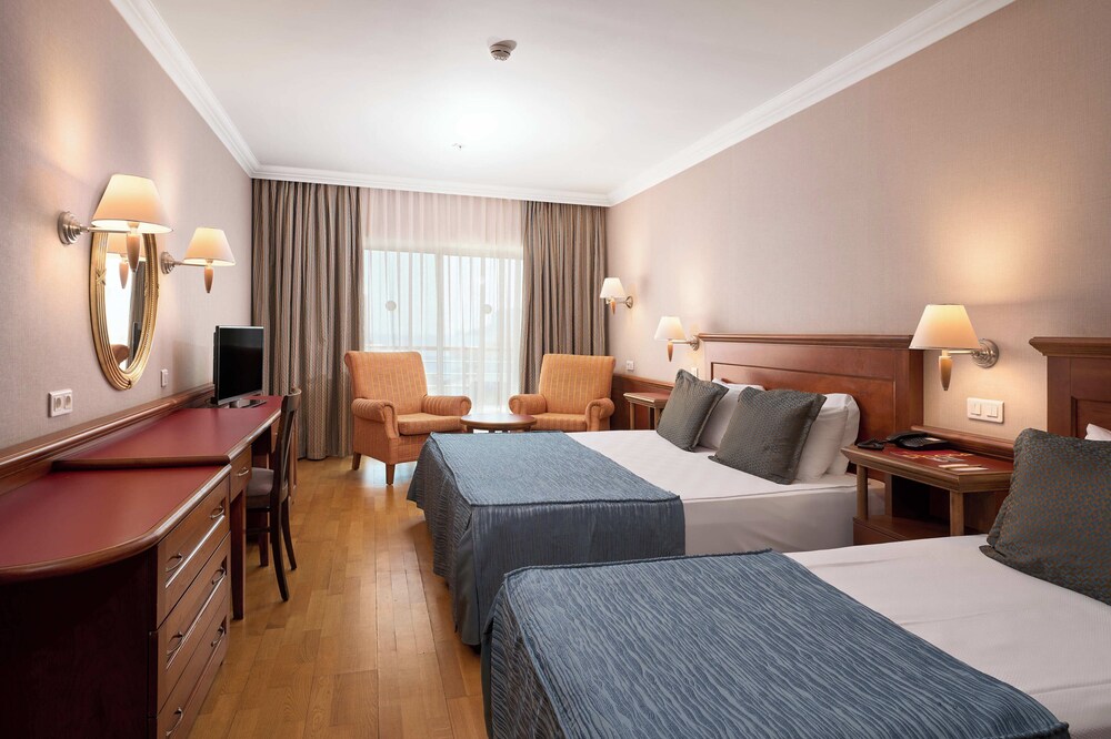 Grand Kaptan Hotel - Ultra All Inclusive — Rooms in Alanya