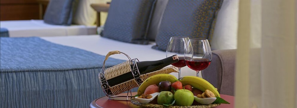 Grand Kaptan Hotel - Ultra All Inclusive — Rooms in Alanya