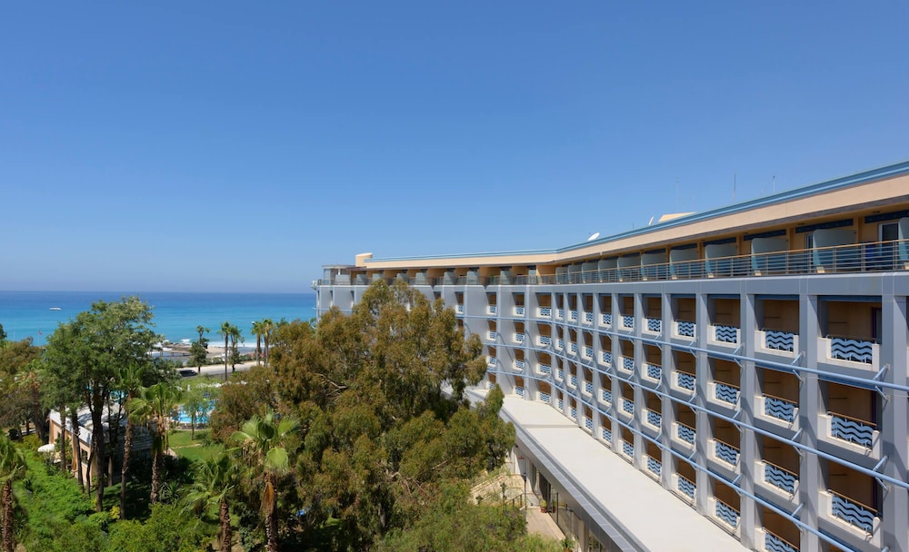 Grand Kaptan Hotel - Ultra All Inclusive — Shared spaces in Alanya