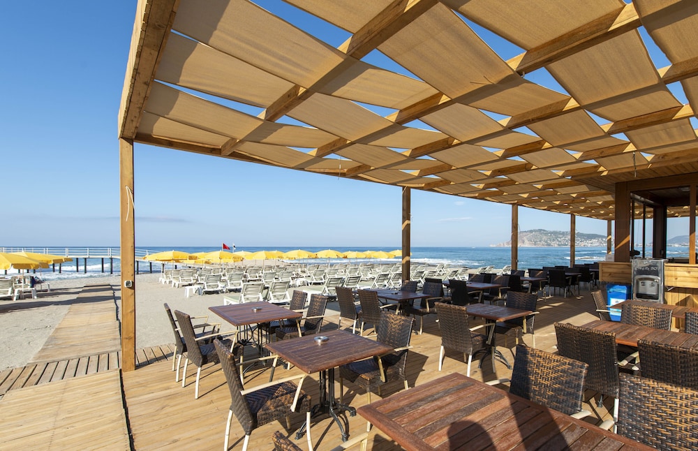 Grand Kaptan Hotel - Ultra All Inclusive — Outdoor in Alanya