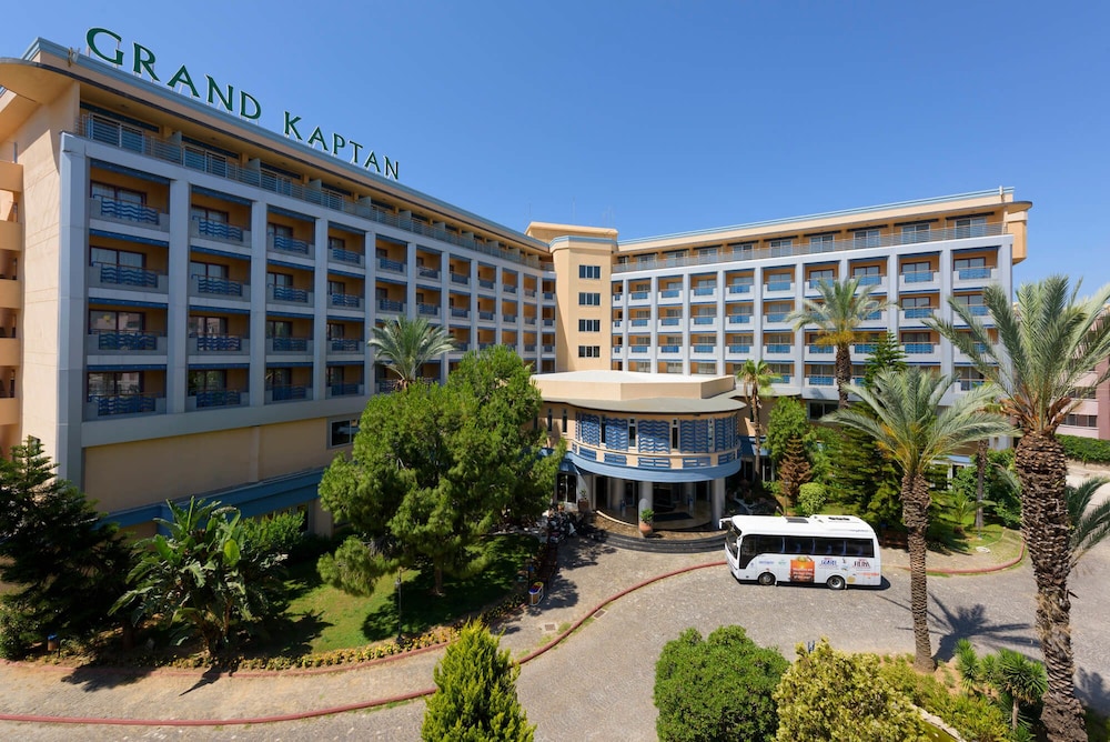 Grand Kaptan Hotel - Ultra All Inclusive — Outdoor in Alanya