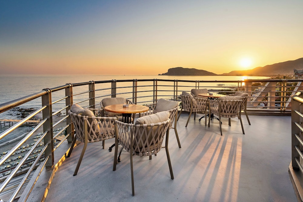 Grand Kaptan Hotel - Ultra All Inclusive — Outdoor in Alanya
