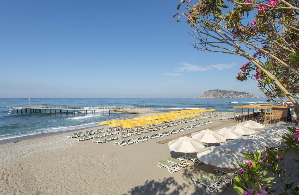 Grand Kaptan Hotel - Ultra All Inclusive — Outdoor in Alanya