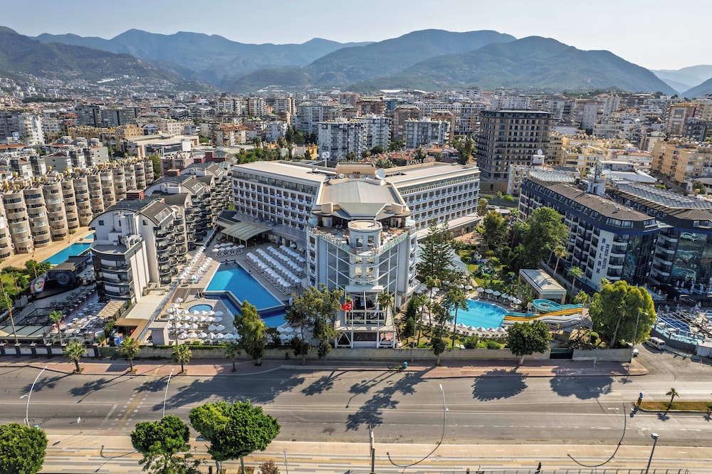 Grand Kaptan Hotel - Ultra All Inclusive — Outdoor in Alanya