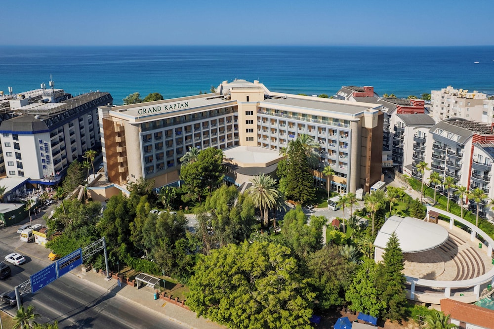 Grand Kaptan Hotel - Ultra All Inclusive — Outdoor in Alanya