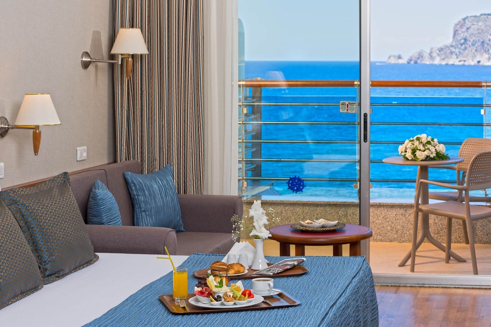 Grand Kaptan Hotel - Ultra All Inclusive — Rooms in Alanya