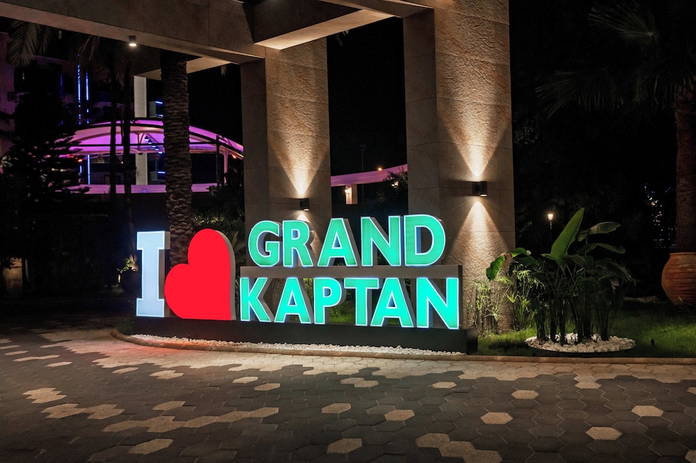 Grand Kaptan Hotel - Ultra All Inclusive — Outdoor in Alanya