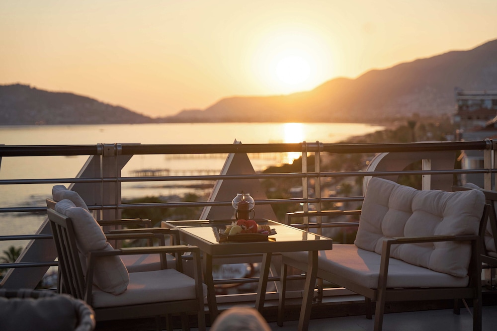 Grand Kaptan Hotel - Ultra All Inclusive — Outdoor in Alanya