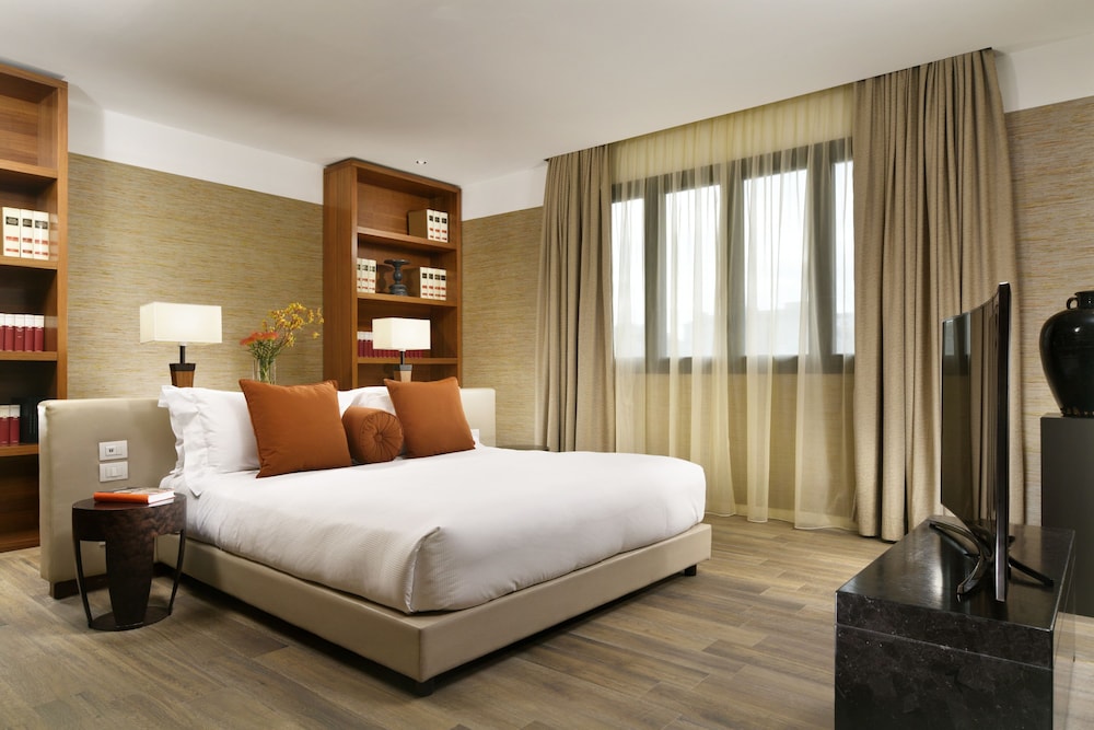 Milan Suite Hotel — Hotel rooms in Milan, Lombardy