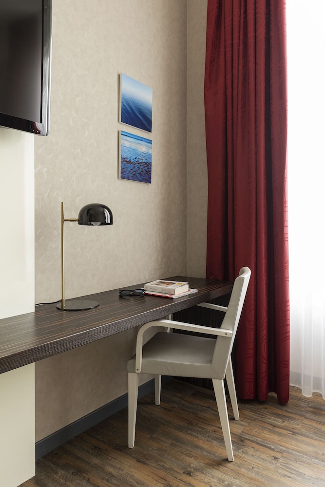c-hotels Atlantic — Hotel rooms in Milan, Lombardy