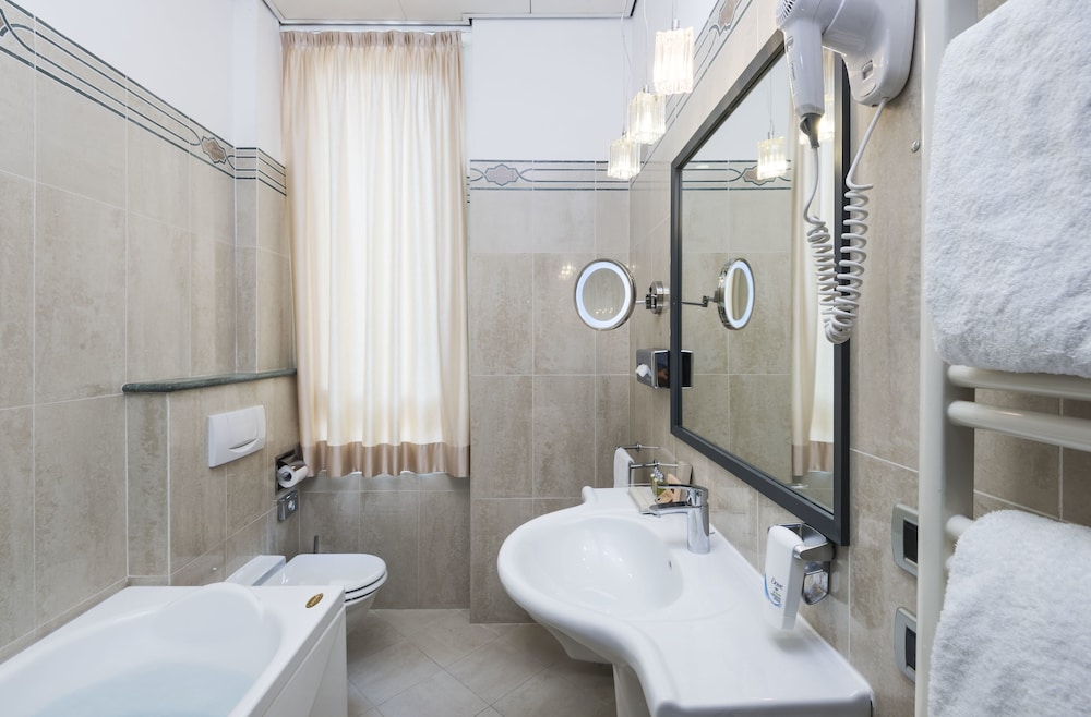c-hotels Atlantic — Hotel rooms in Milan, Lombardy