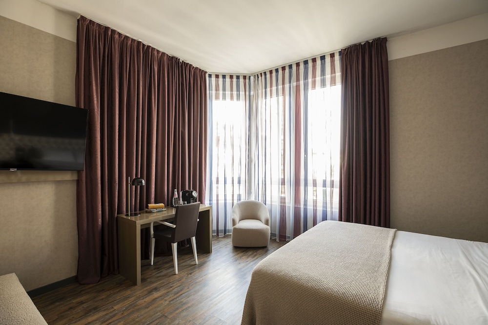 c-hotels Atlantic — Hotel rooms in Milan, Lombardy