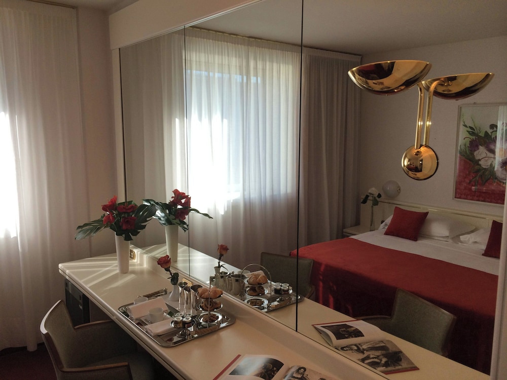Starhotels Cristallo Palace - zdjęcie 3