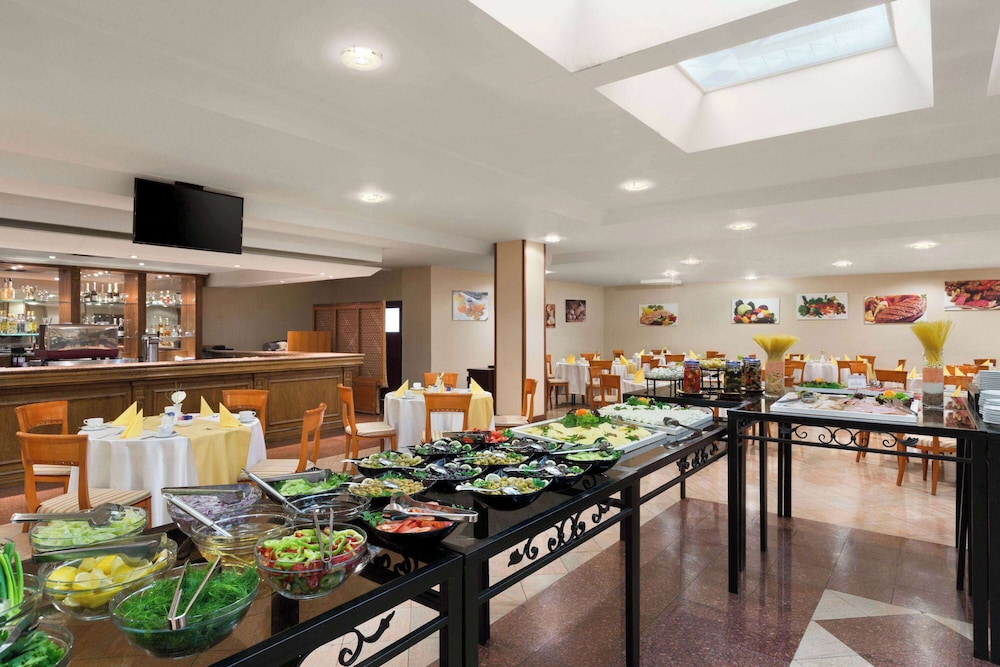 Ramada by Wyndham Sofia City Center — Restaurant & bars in Sofia, Sofia (province)