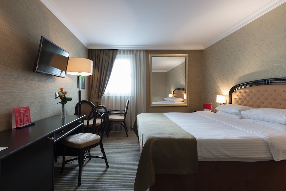 Ramada by Wyndham Sofia City Center — Hotel rooms in Sofia, Sofia (province)