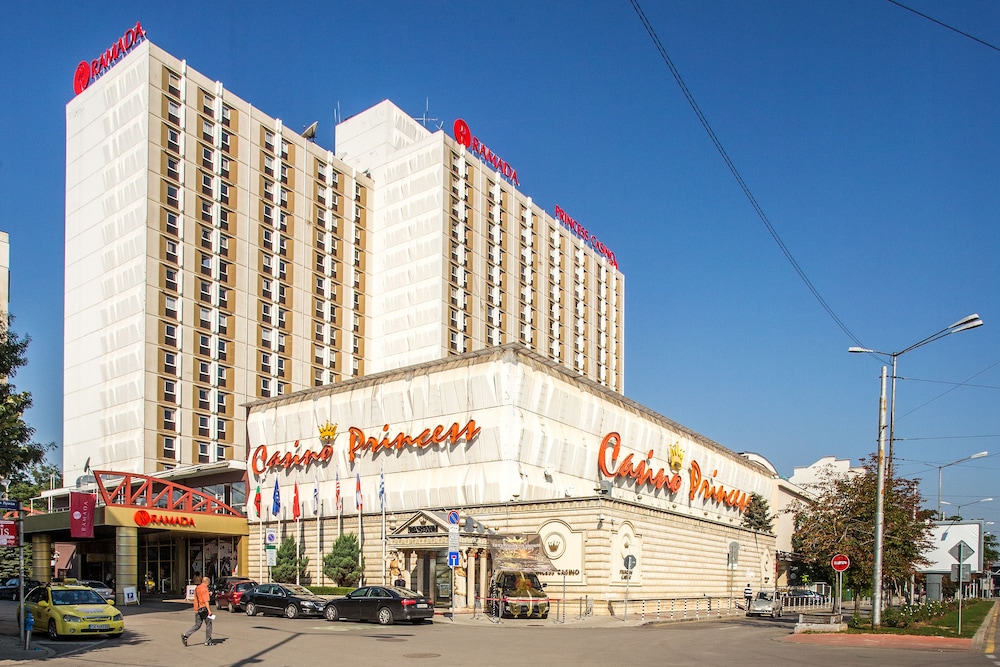 Ramada by Wyndham Sofia City Center — Hotel building in Sofia, Sofia (province)