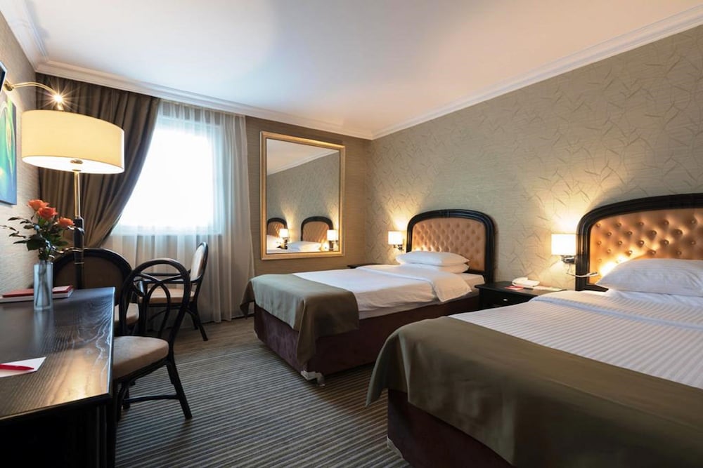 Ramada by Wyndham Sofia City Center — Hotel rooms in Sofia, Sofia (province)