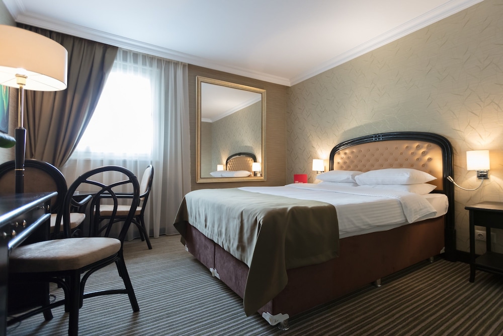 Ramada by Wyndham Sofia City Center — Hotel rooms in Sofia, Sofia (province)