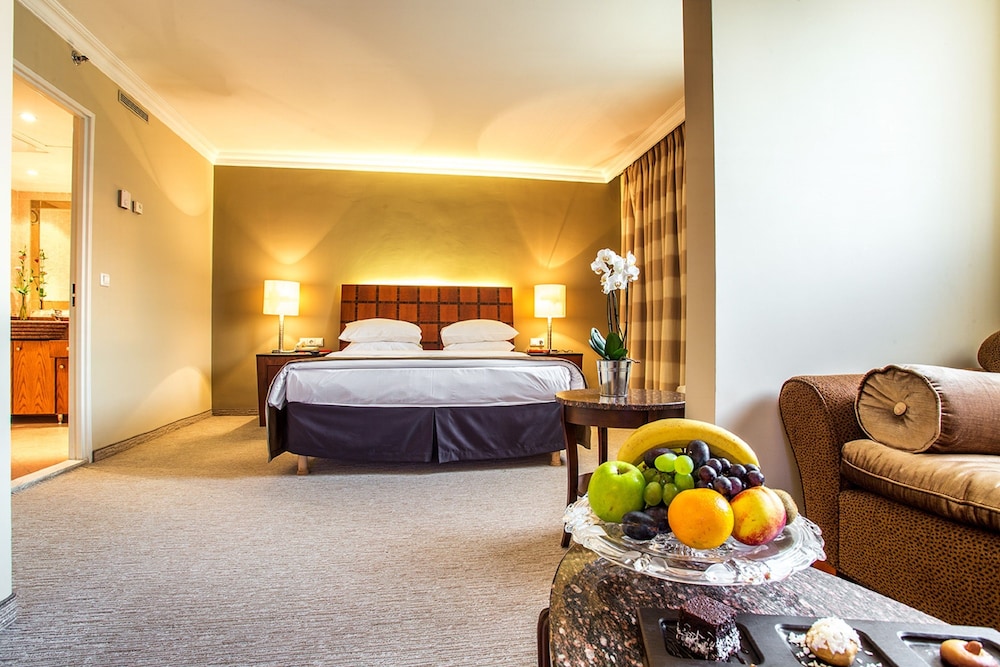 Ramada by Wyndham Sofia City Center — Hotel rooms in Sofia, Sofia (province)