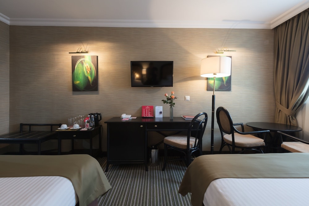 Ramada by Wyndham Sofia City Center — Hotel rooms in Sofia, Sofia (province)