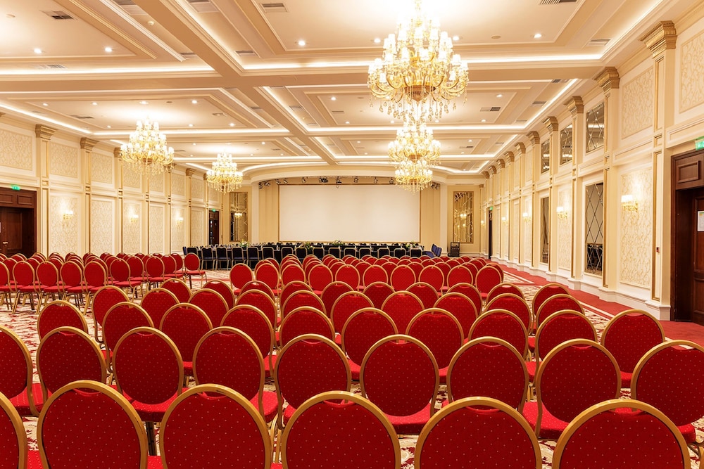 Ramada by Wyndham Sofia City Center — Hotel building in Sofia, Sofia (province)