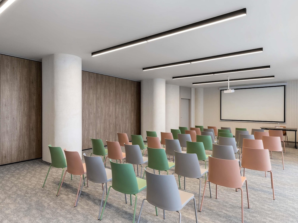 Mercure Sofia City — Hotel building in Sofia, Sofia (province)