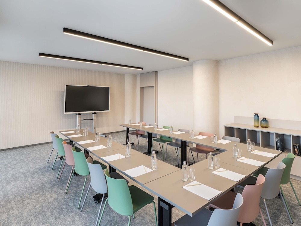 Mercure Sofia City — Hotel building in Sofia, Sofia (province)